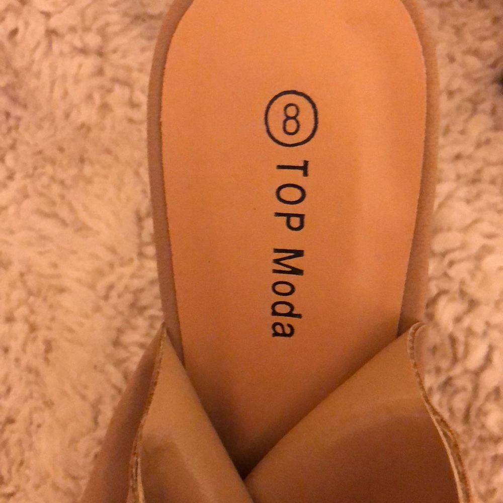 Heels - Picture 7 of 7
